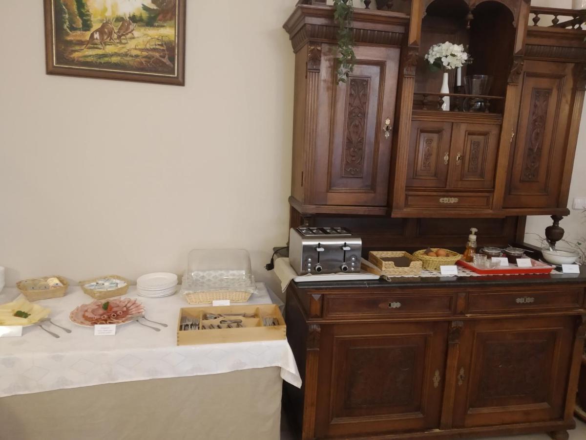 Pollushof Panzio Es Etterem Bed and Breakfast Csolnok Εξωτερικό φωτογραφία