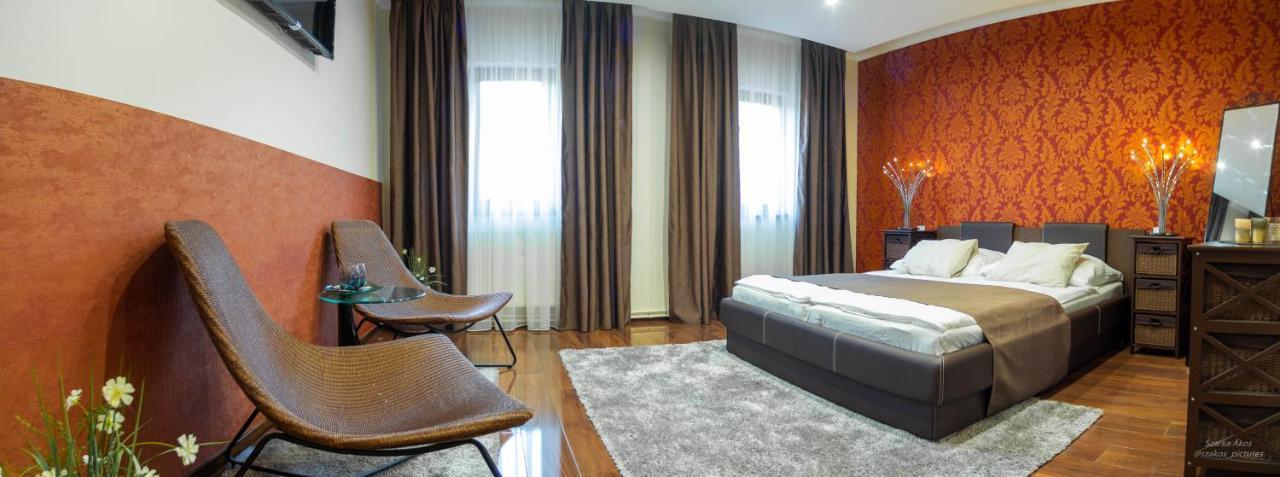 Pollushof Panzio Es Etterem Bed and Breakfast Csolnok Εξωτερικό φωτογραφία