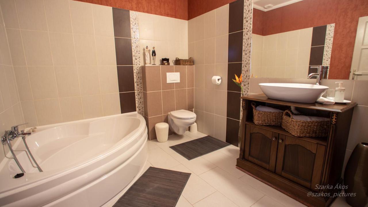 Pollushof Panzio Es Etterem Bed and Breakfast Csolnok Εξωτερικό φωτογραφία