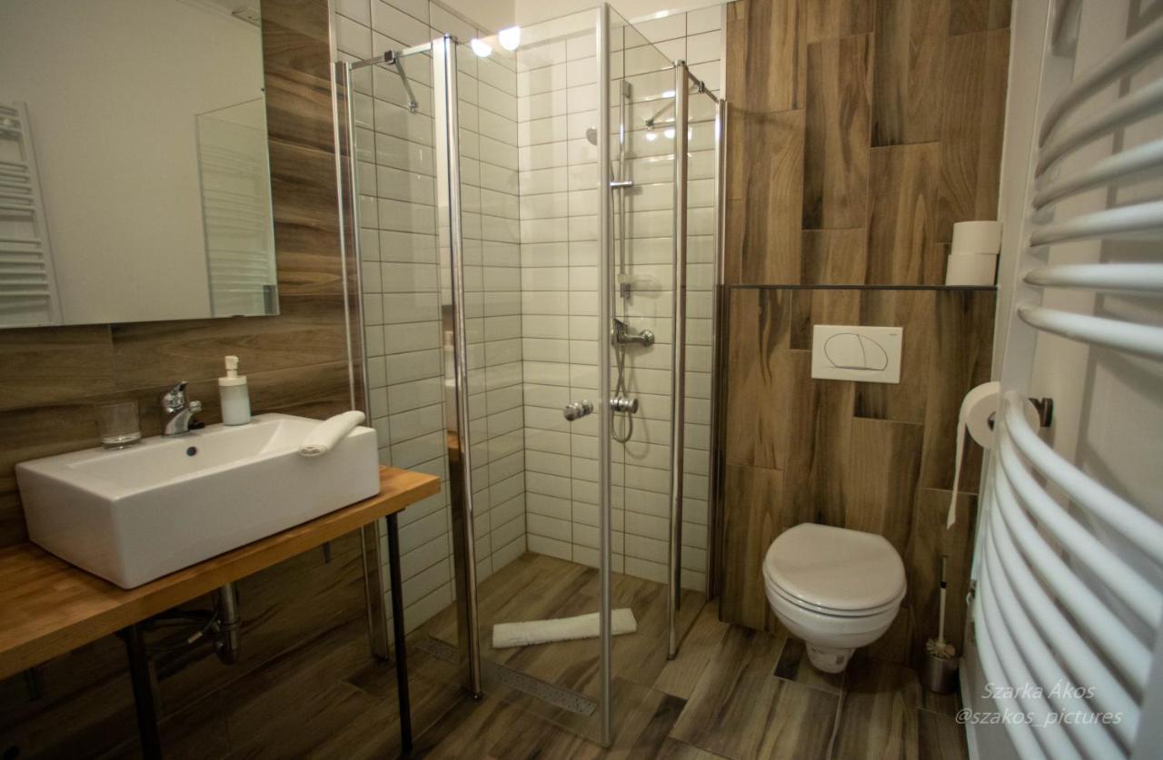 Pollushof Panzio Es Etterem Bed and Breakfast Csolnok Εξωτερικό φωτογραφία