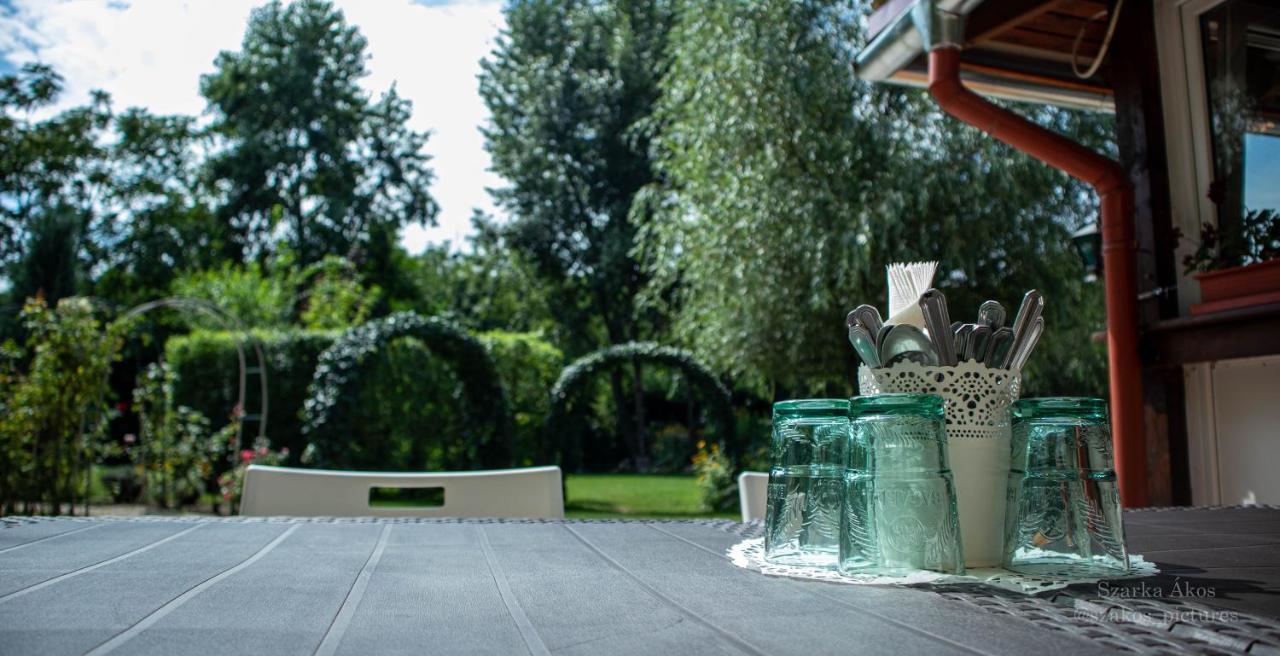 Pollushof Panzio Es Etterem Bed and Breakfast Csolnok Εξωτερικό φωτογραφία