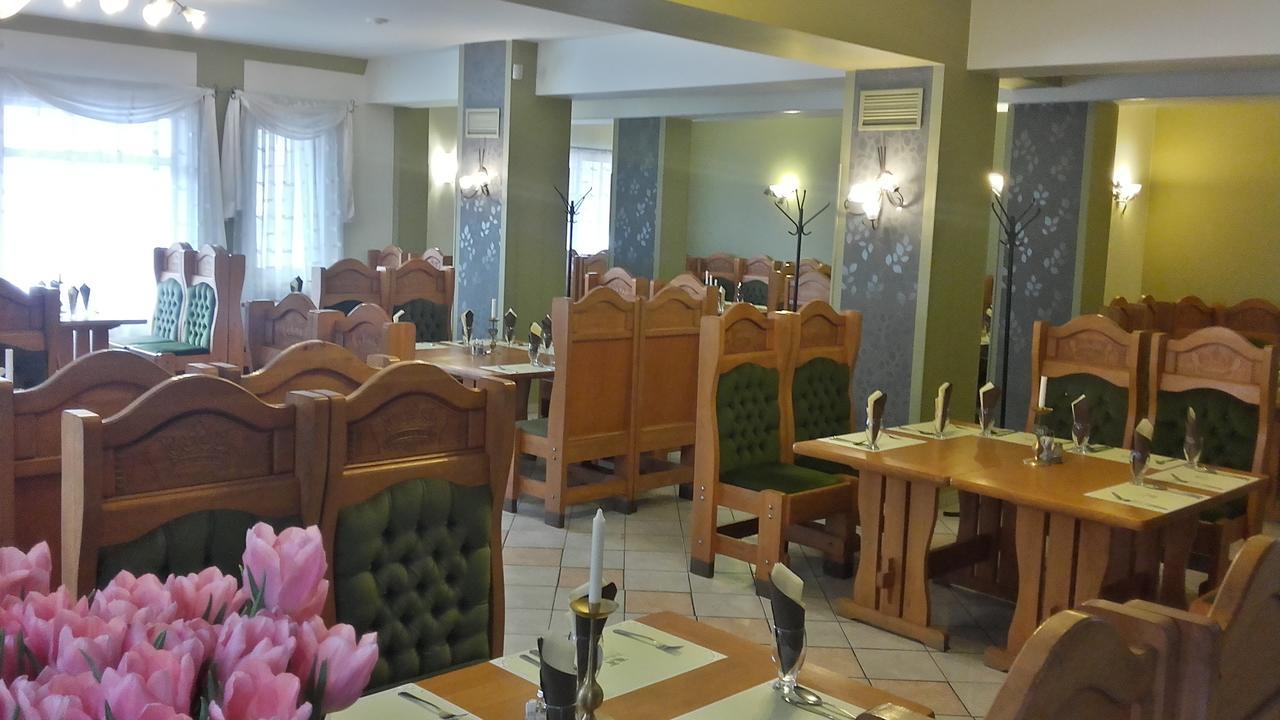 Pollushof Panzio Es Etterem Bed and Breakfast Csolnok Εξωτερικό φωτογραφία