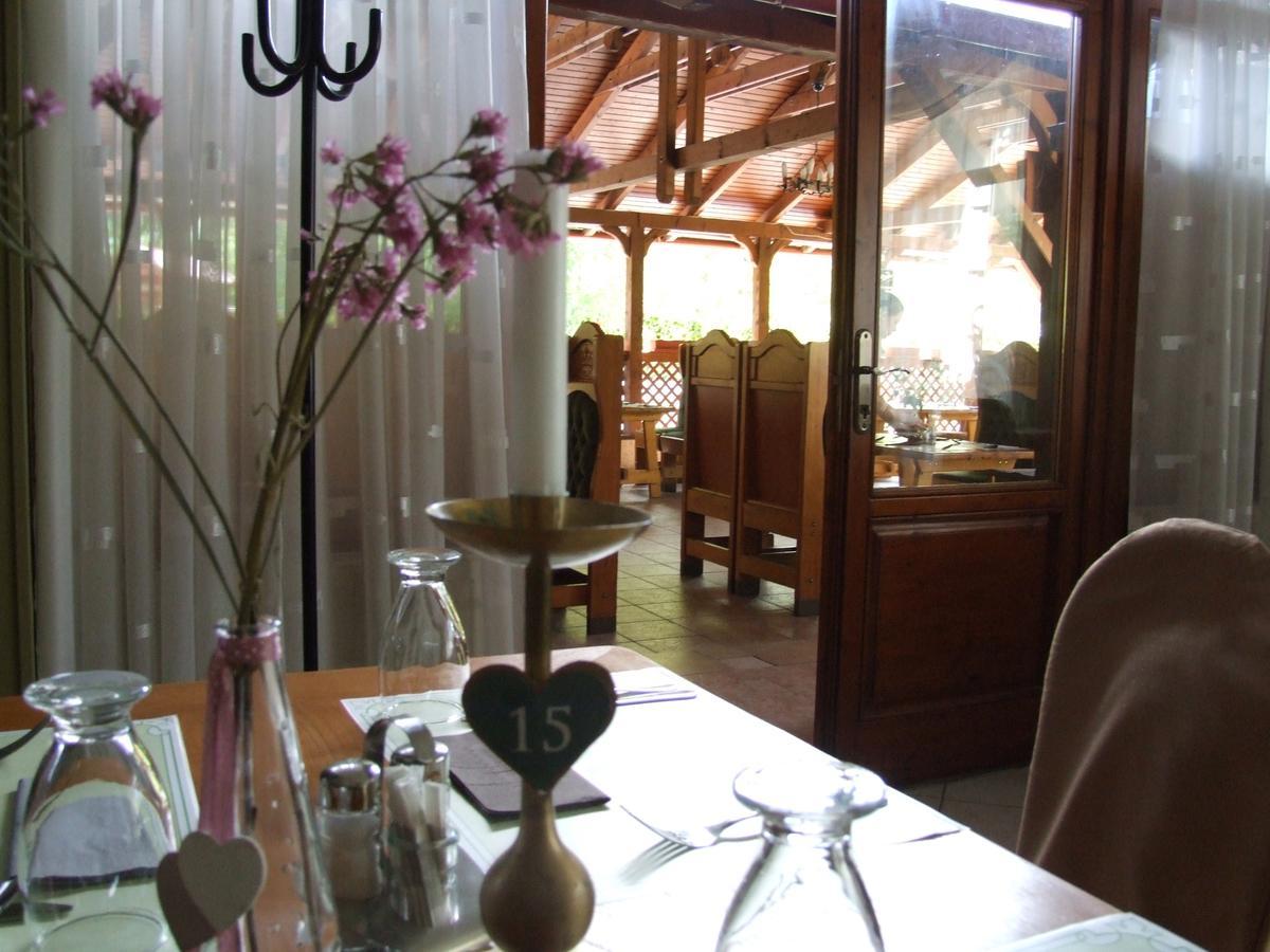 Pollushof Panzio Es Etterem Bed and Breakfast Csolnok Εξωτερικό φωτογραφία